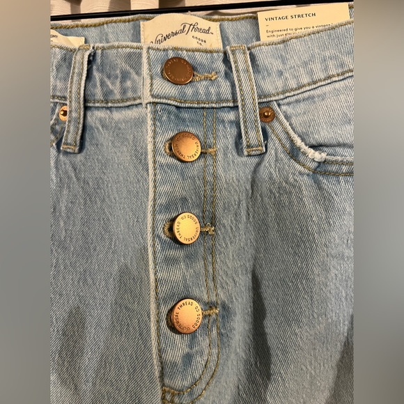 BRAND NEW WOMENS VINTAGE STRAIGHT DISTRESSED JEANS NWT - Picture 2 of 4